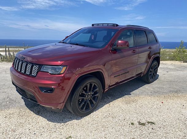 Jeep Grand Cherokee red